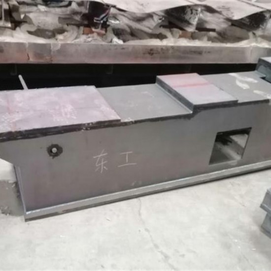 特大型打砂設(shè)備，對(duì)所有特大型金屬件表面打砂清除表面雜質(zhì)